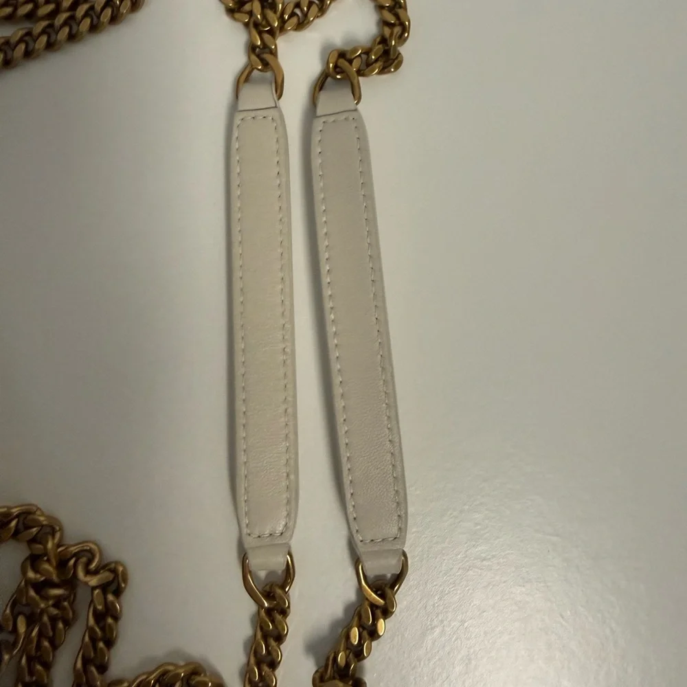 Saint Laurent Quilted Loulou Puffer Shoulder Bag in Crema Soft - Picture 9 of 12